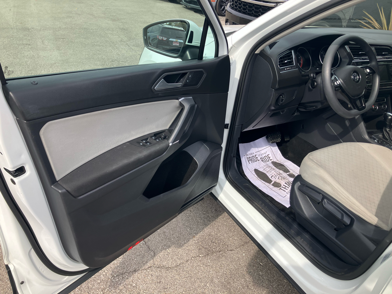 2020 Volkswagen Tiguan S photo 11