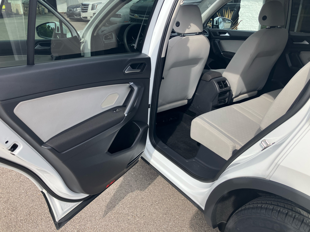 2020 Volkswagen Tiguan S photo 12