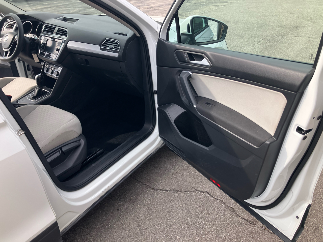 2020 Volkswagen Tiguan S photo 14