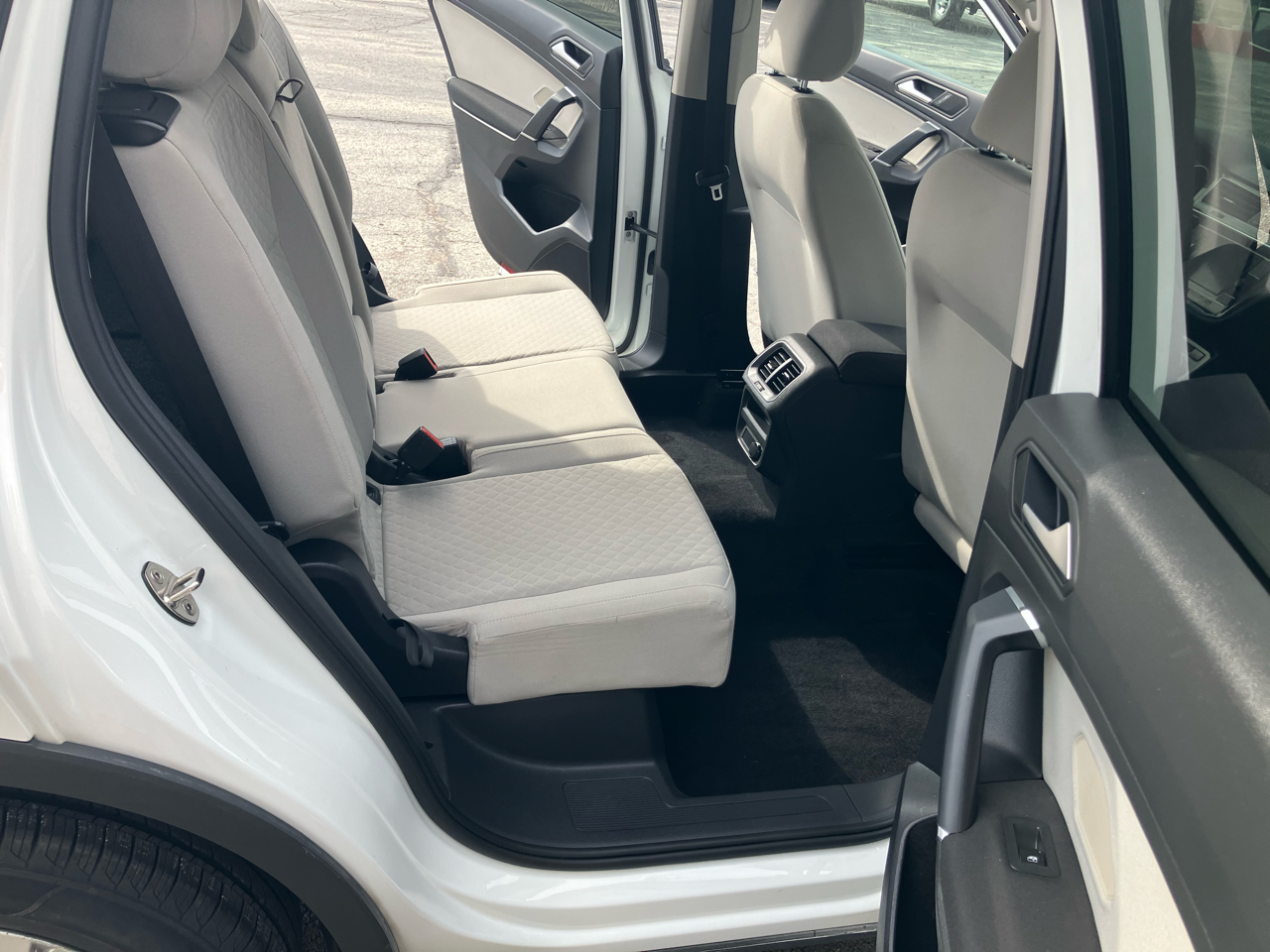 2020 Volkswagen Tiguan S photo 16