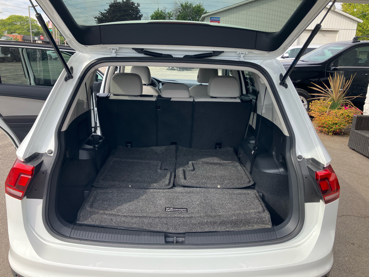 2020 Volkswagen Tiguan S photo 17