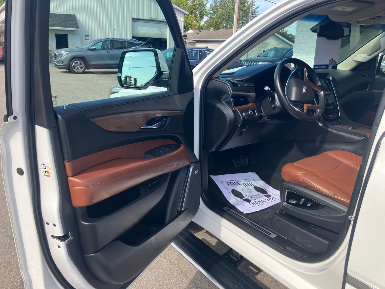 2016 Cadillac Escalade Premium photo 9