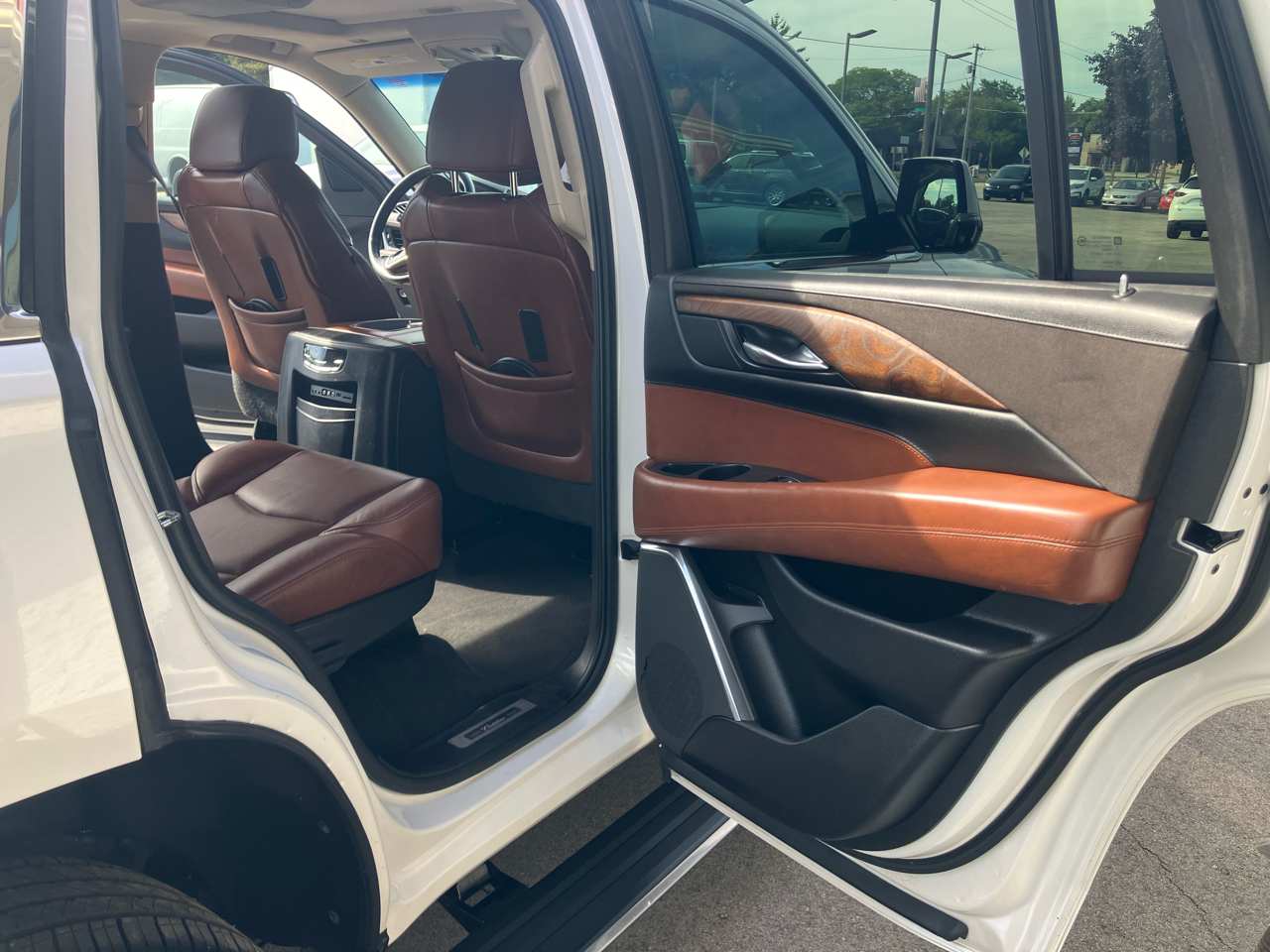 2016 Cadillac Escalade Premium photo 14