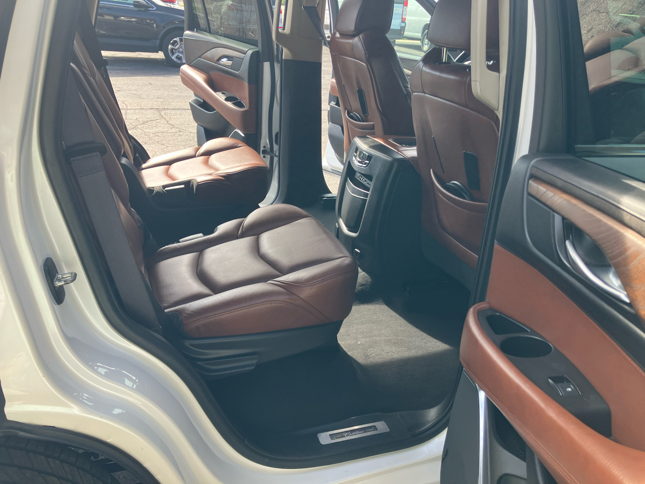 2016 Cadillac Escalade Premium photo 15