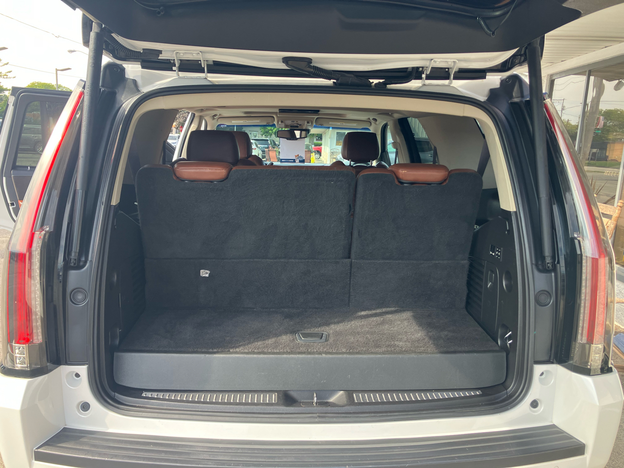 2016 Cadillac Escalade Premium photo 17