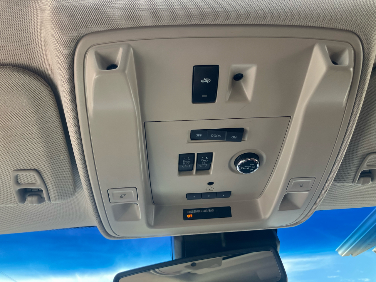 2016 Cadillac Escalade Premium photo 28