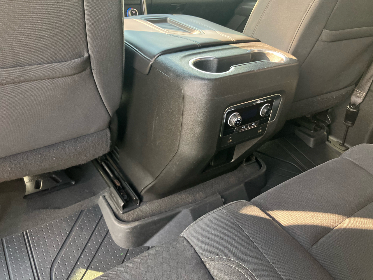 Chevrolet Suburban LS 2022 Chevrolet Suburban LS 2022