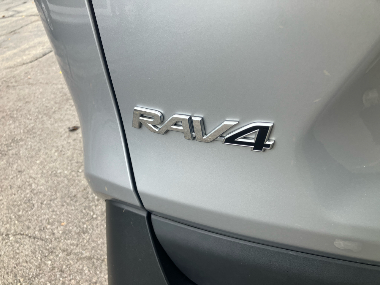 Toyota RAV4 LE 2024 Toyota RAV4 LE 2024