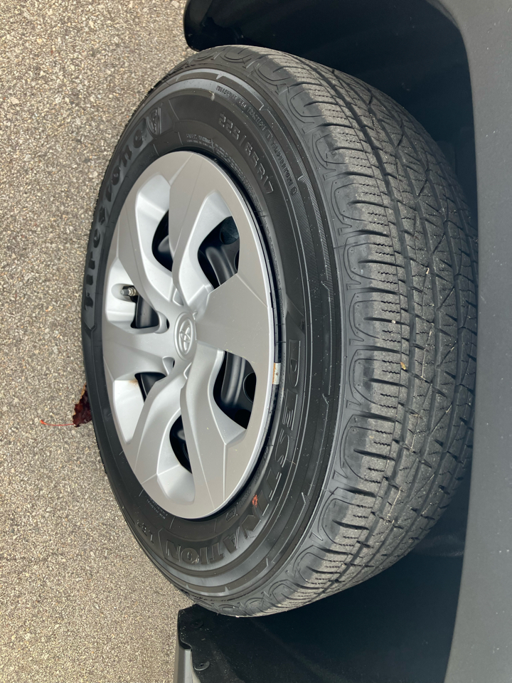 Toyota RAV4 LE 2024 Toyota RAV4 LE 2024