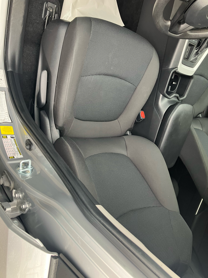 Toyota RAV4 LE 2024 Toyota RAV4 LE 2024