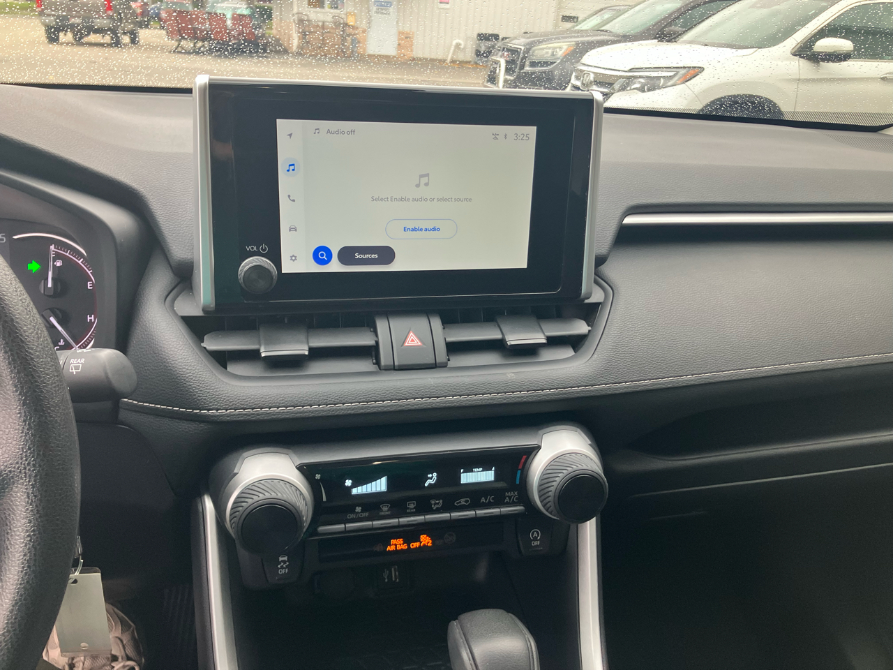 Toyota RAV4 LE 2024 Toyota RAV4 LE 2024