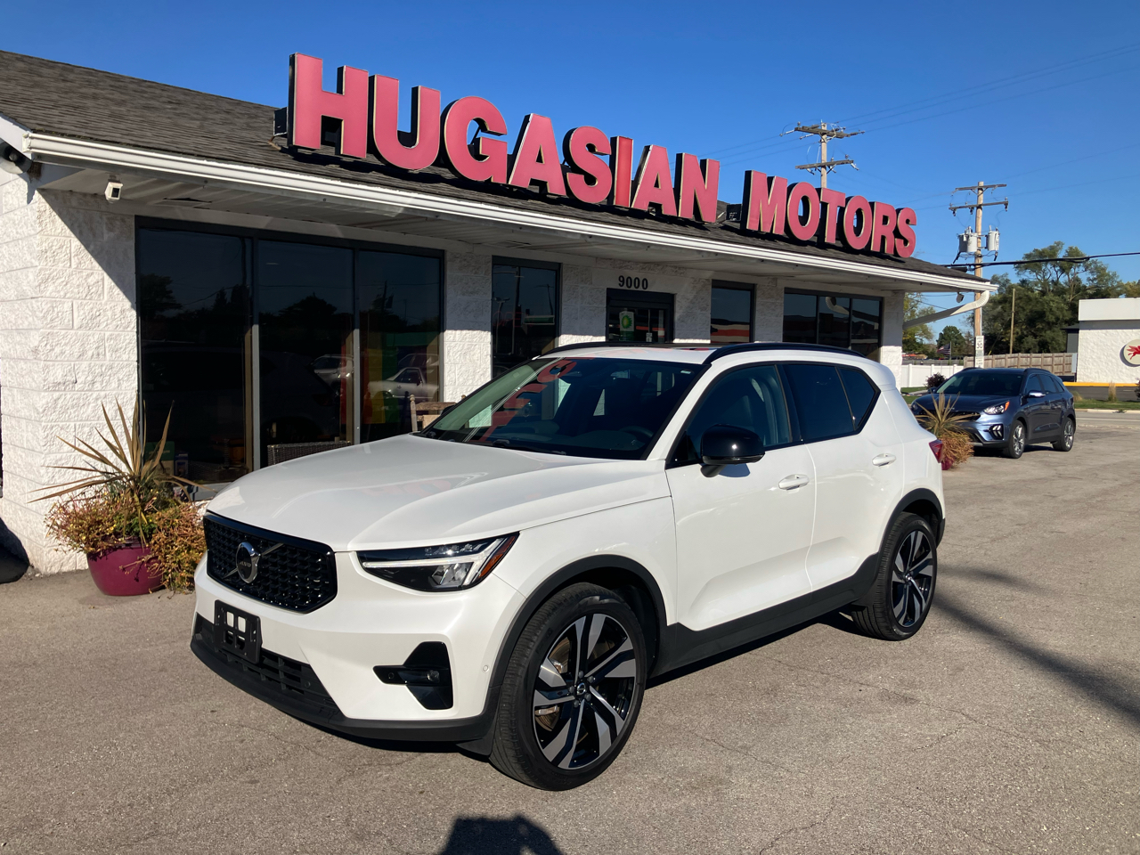 2024 Volvo XC40 B5 Plus Dark AWD