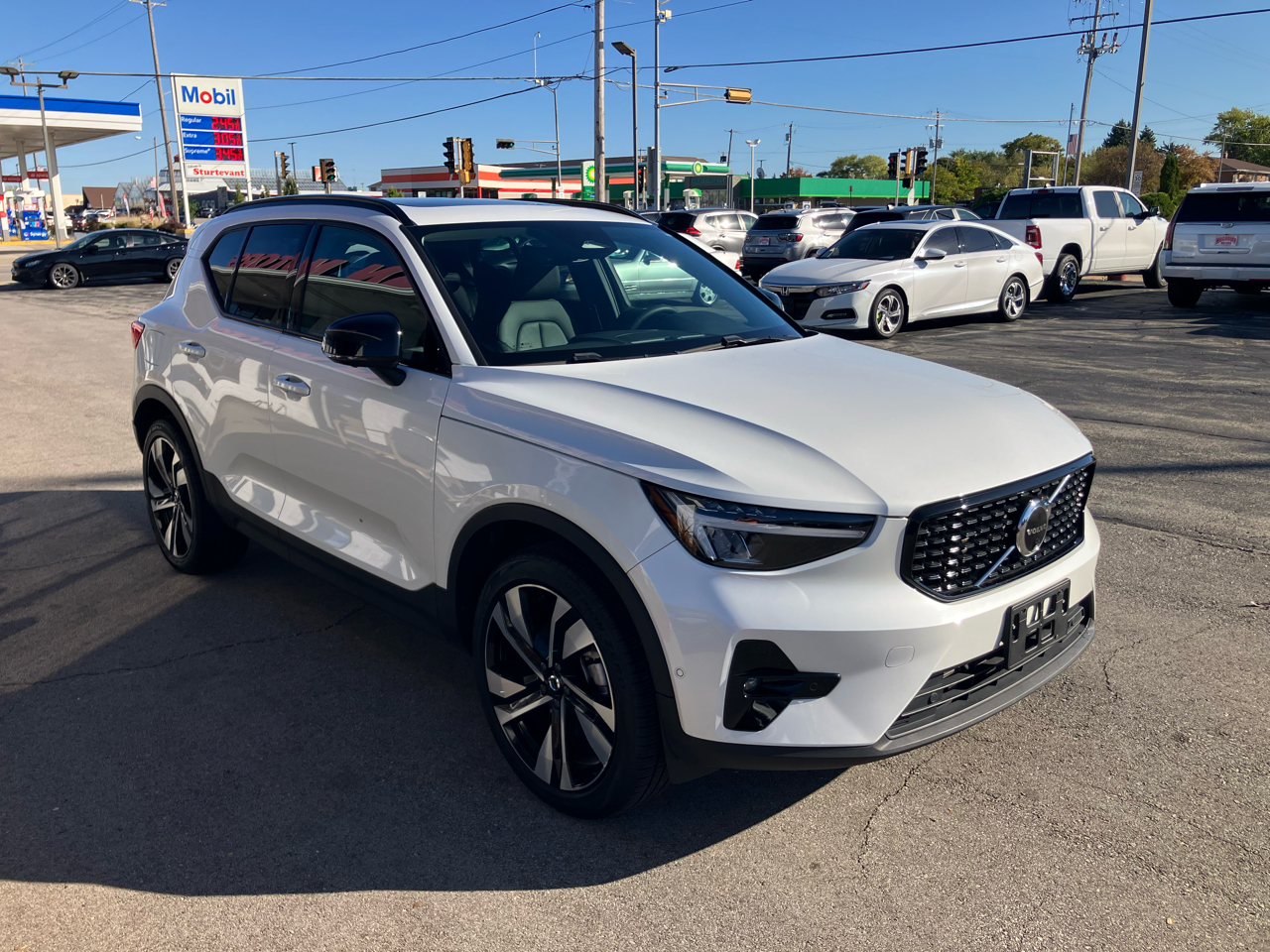 Volvo XC40 B5 Plus Dark AWD 2024 Volvo XC40 B5 Plus Dark AWD 2024