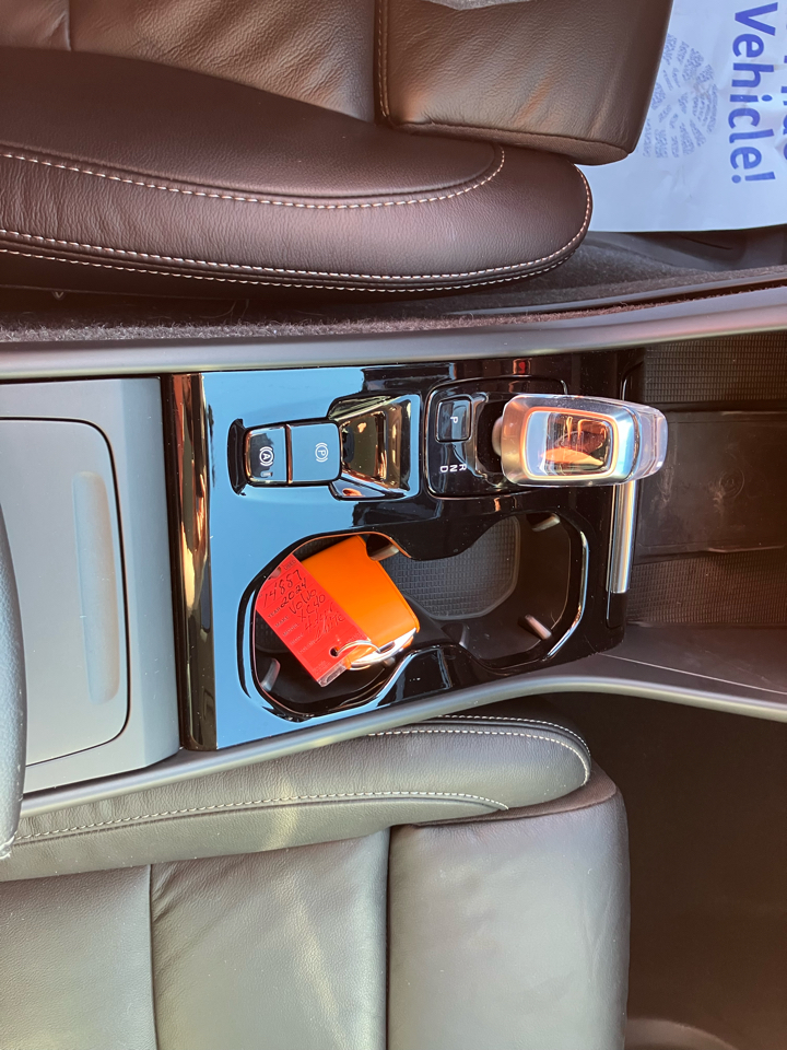 Volvo XC40 B5 Plus Dark AWD 2024 Volvo XC40 B5 Plus Dark AWD 2024