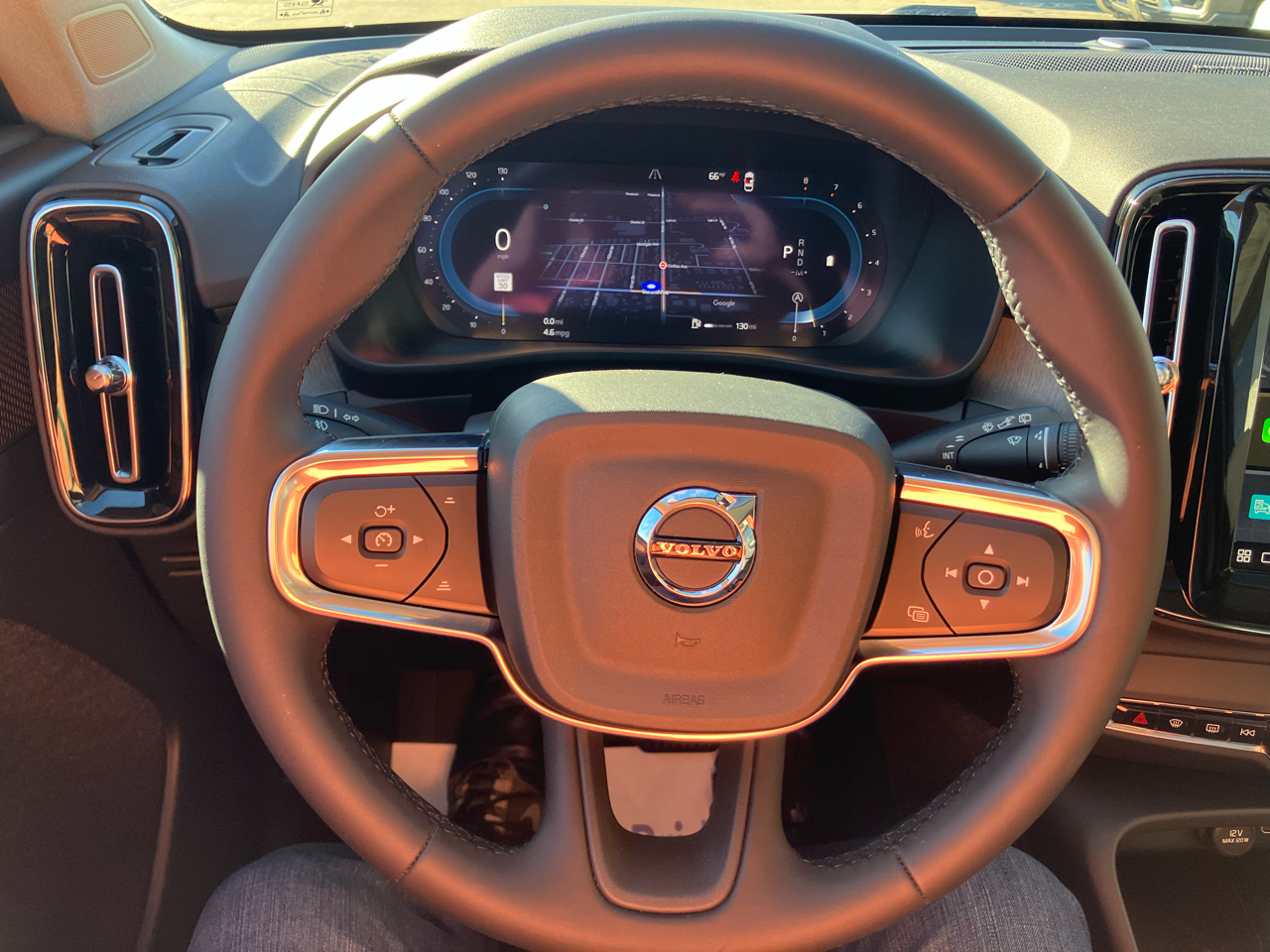 Volvo XC40 B5 Plus Dark AWD 2024 Volvo XC40 B5 Plus Dark AWD 2024