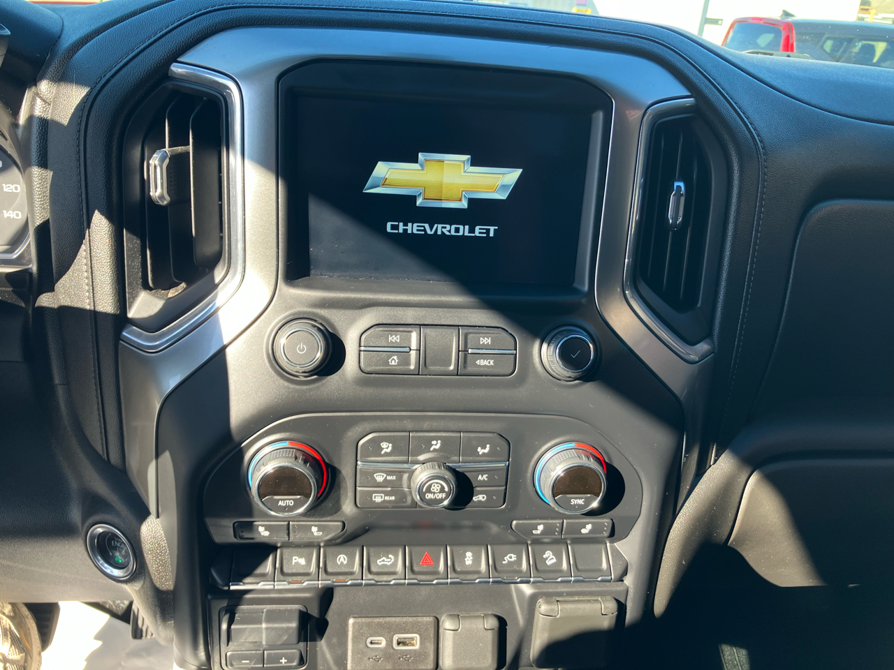 Chevrolet Silverado 1500 LT Trail Boss Crew Cab Long Box 4WD 2021 Chevrolet Silverado 1500 LT Trail Boss Crew Cab Long Box 4WD 2021
