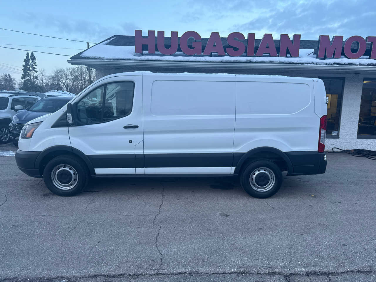 Ford Transit T-250 130" Low Rf 9000 GVWR Sliding RH Dr 2018