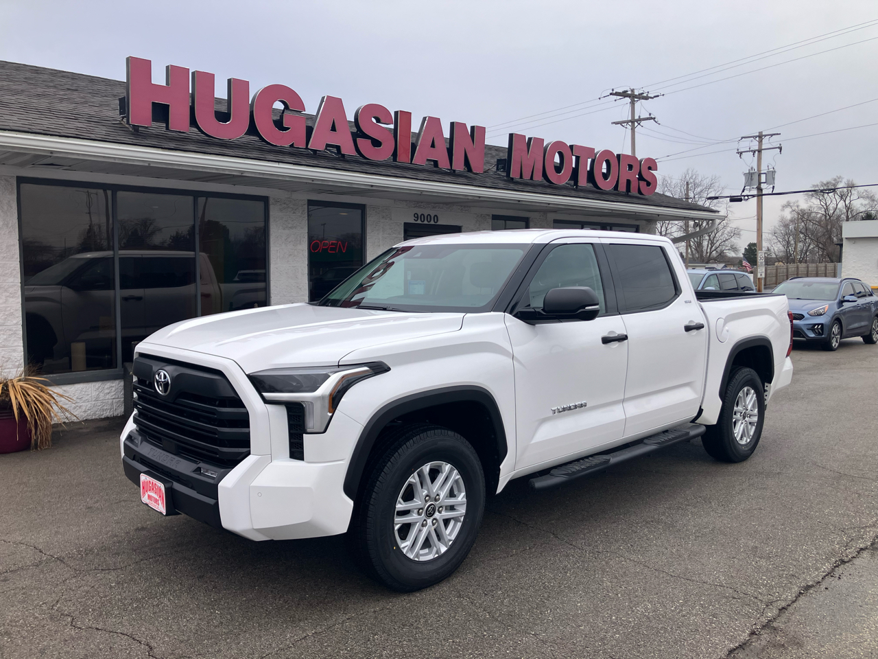 2023 Toyota Tundra 4WD SR5 CrewMax 5.5' Bed (Natl)