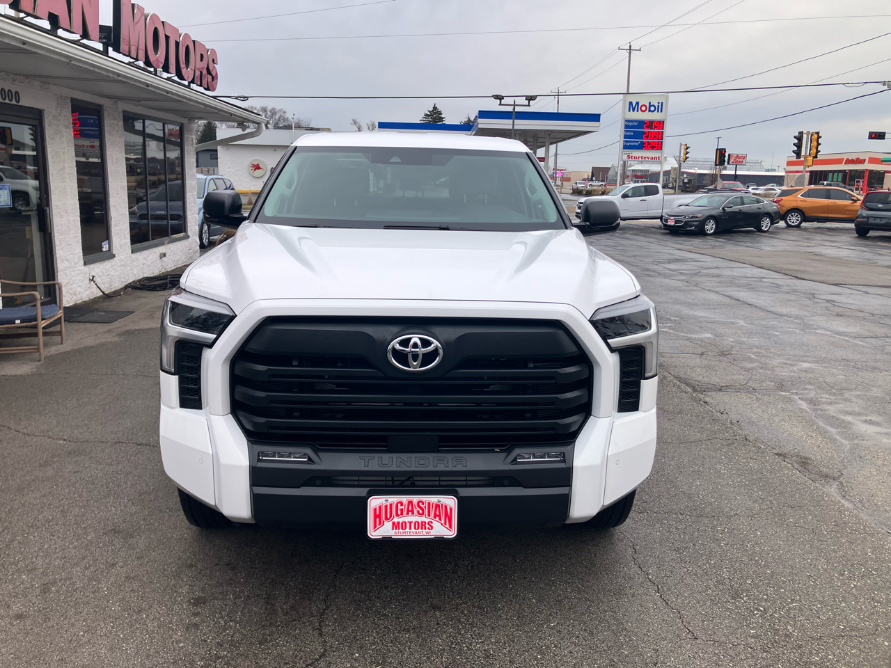 Toyota Tundra 4WD SR5 CrewMax 5.5' Bed (Natl) 2023