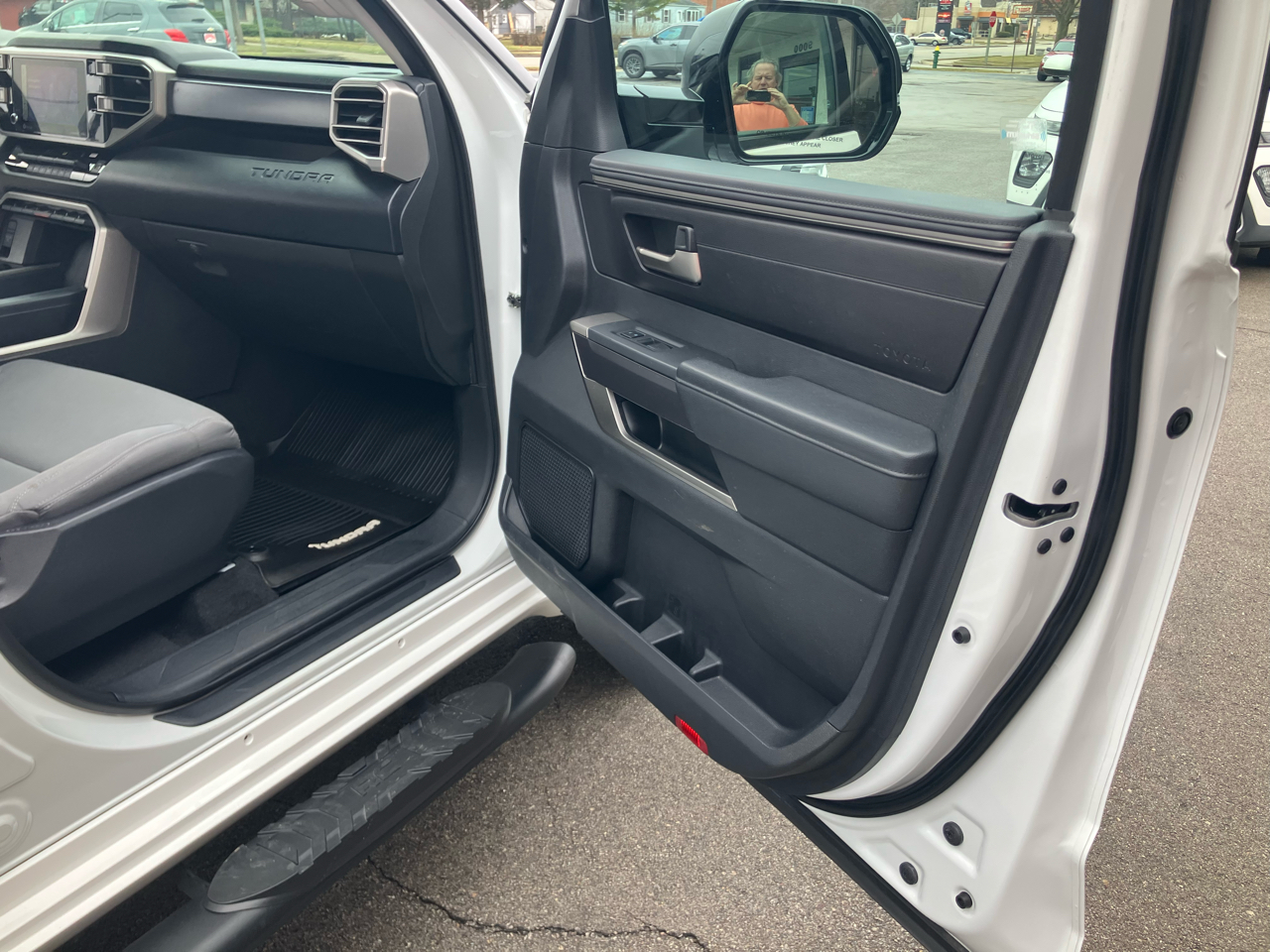 Toyota Tundra 4WD SR5 CrewMax 5.5' Bed (Natl) 2023