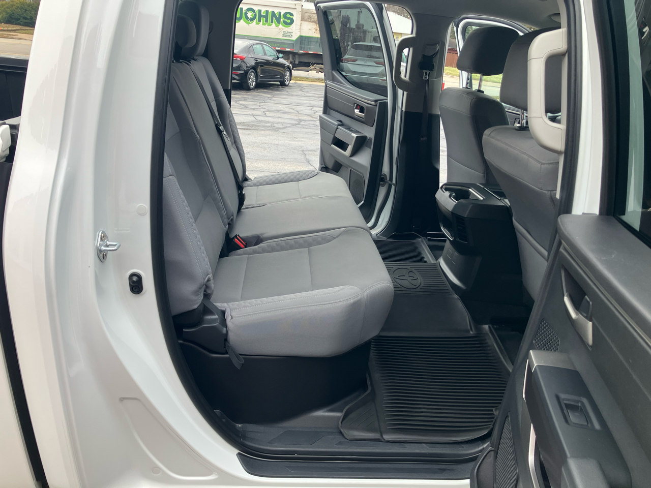 Toyota Tundra 4WD SR5 CrewMax 5.5' Bed (Natl) 2023