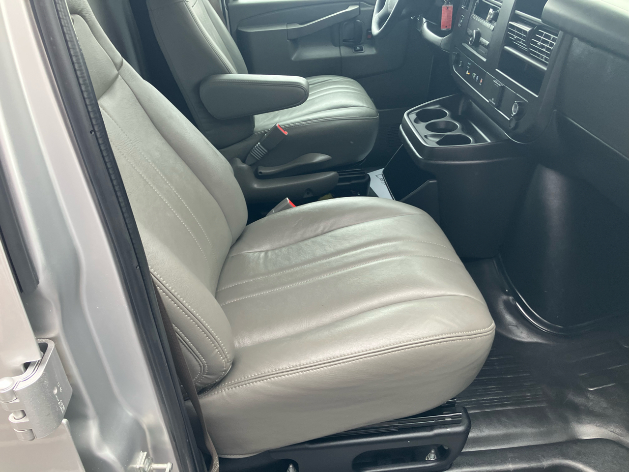 Chevrolet Express 2500 Cargo 2024