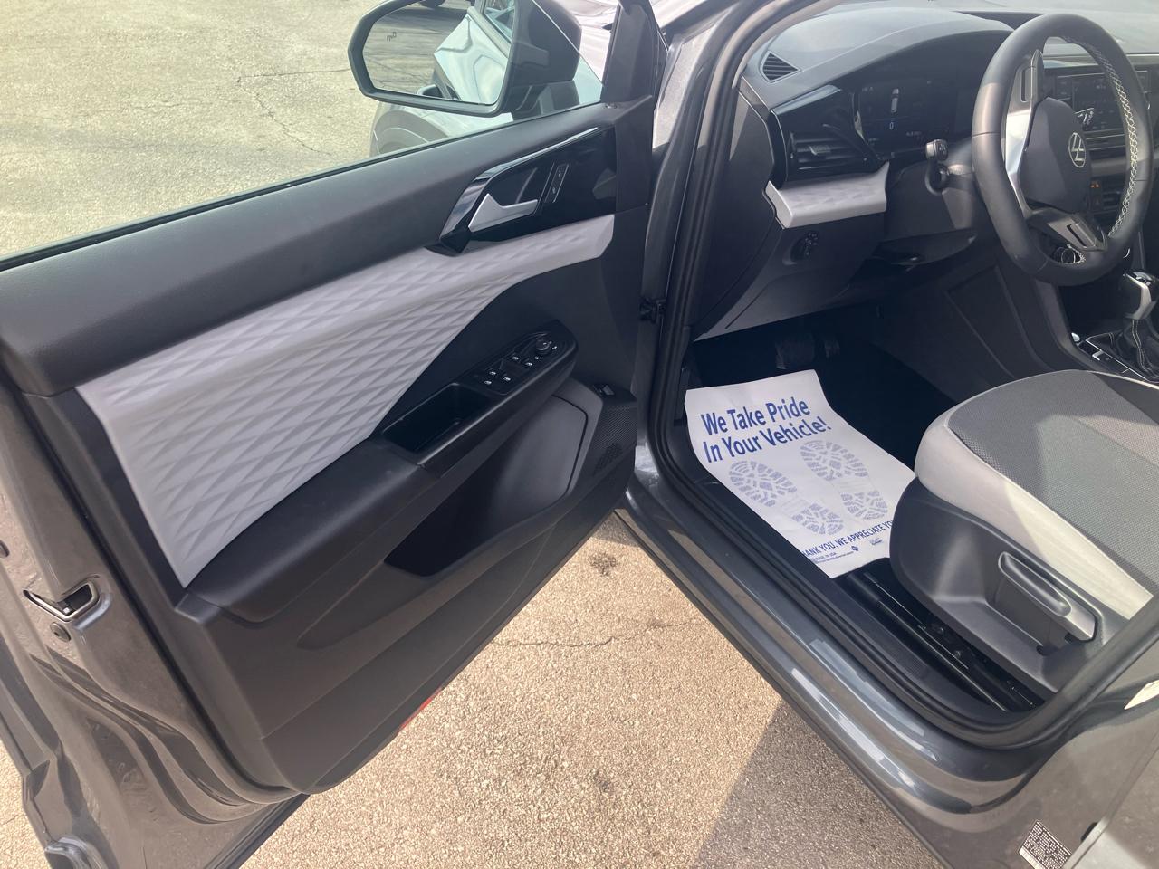 Volkswagen Taos S 2023