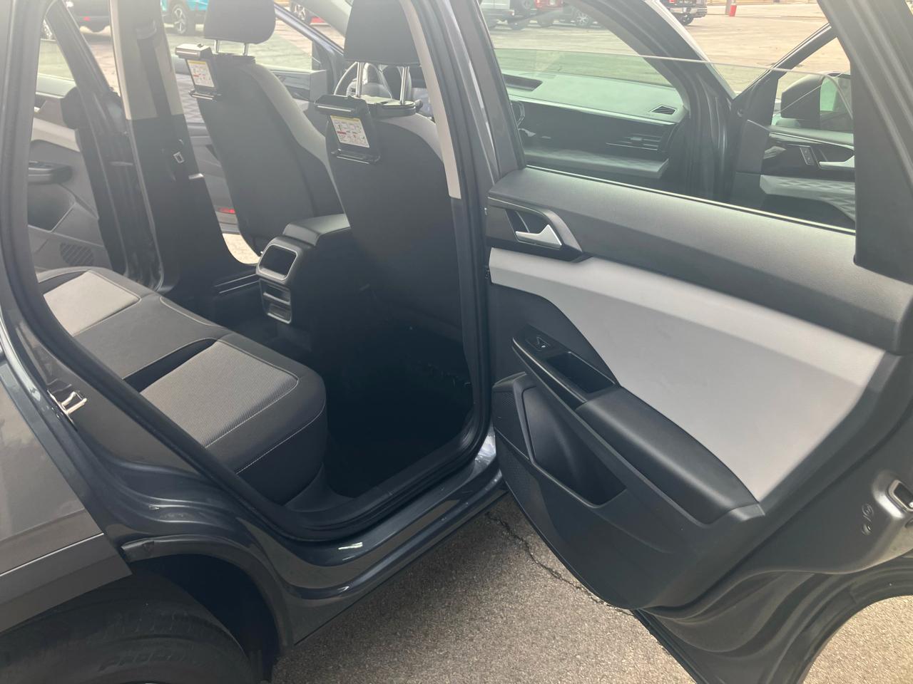 Volkswagen Taos S 2023