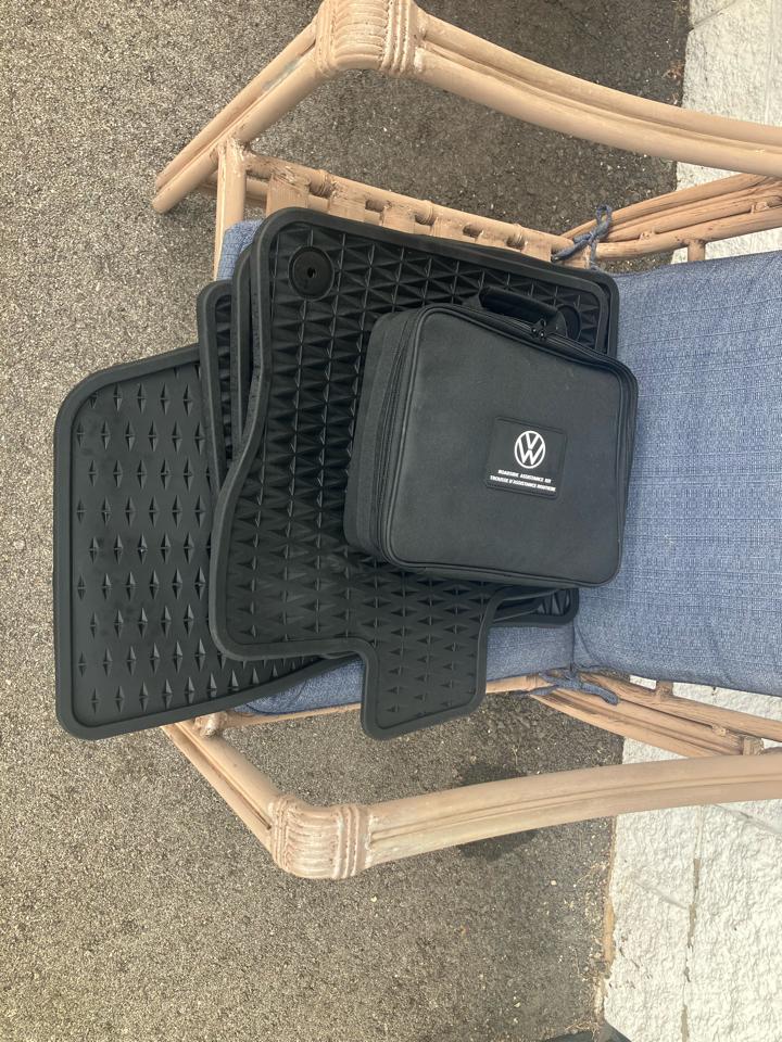 Volkswagen Taos S 2023