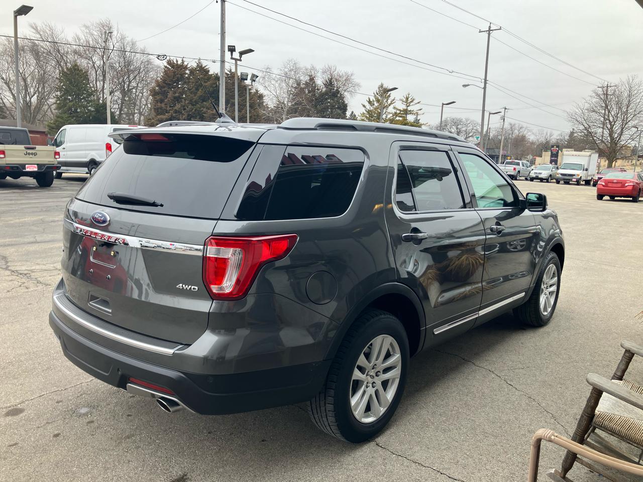Ford Explorer XLT 4WD 2018
