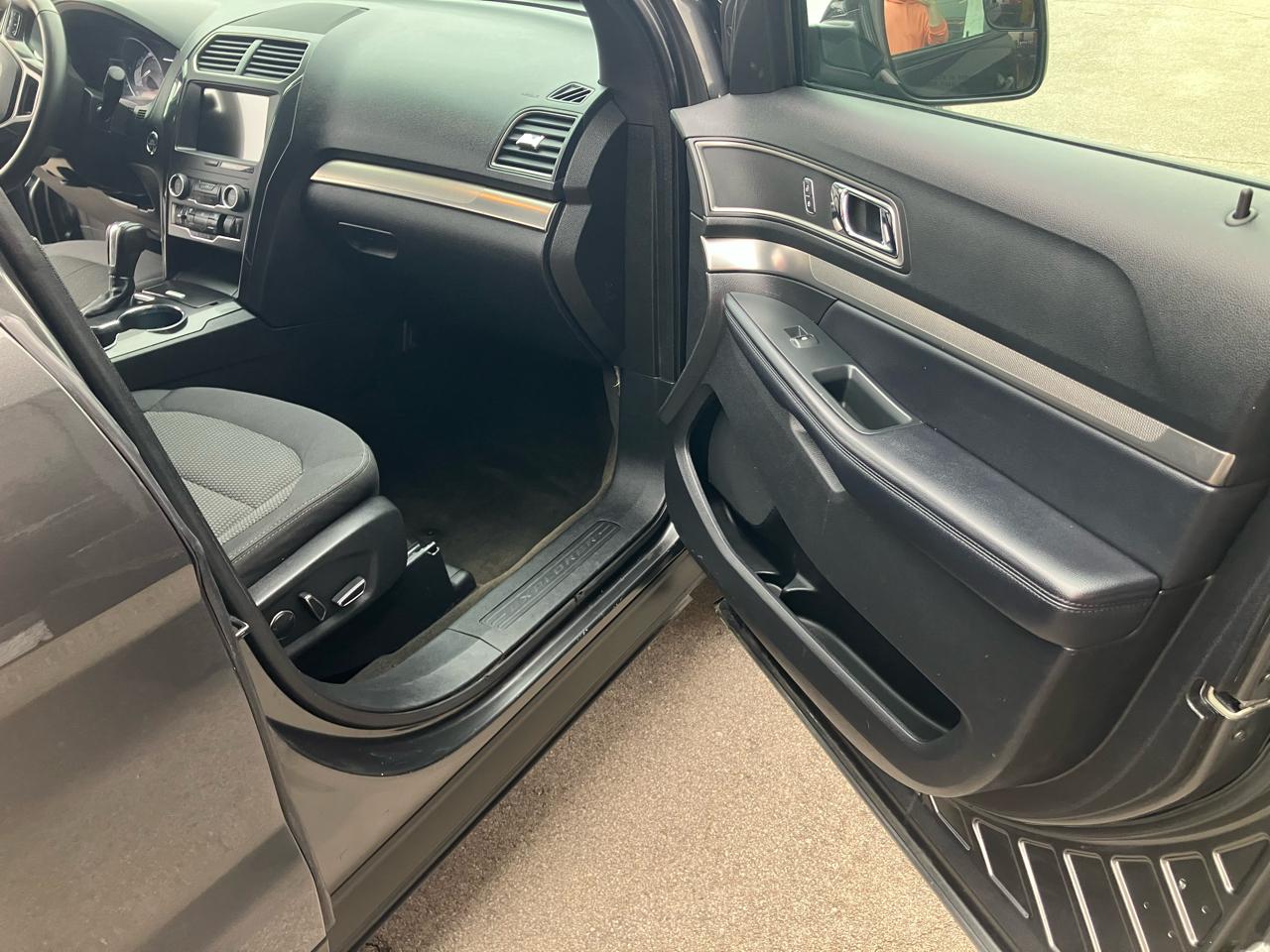 Ford Explorer XLT 4WD 2018