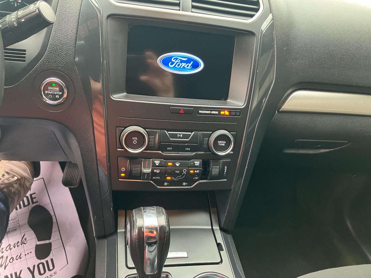 Ford Explorer XLT 4WD 2018