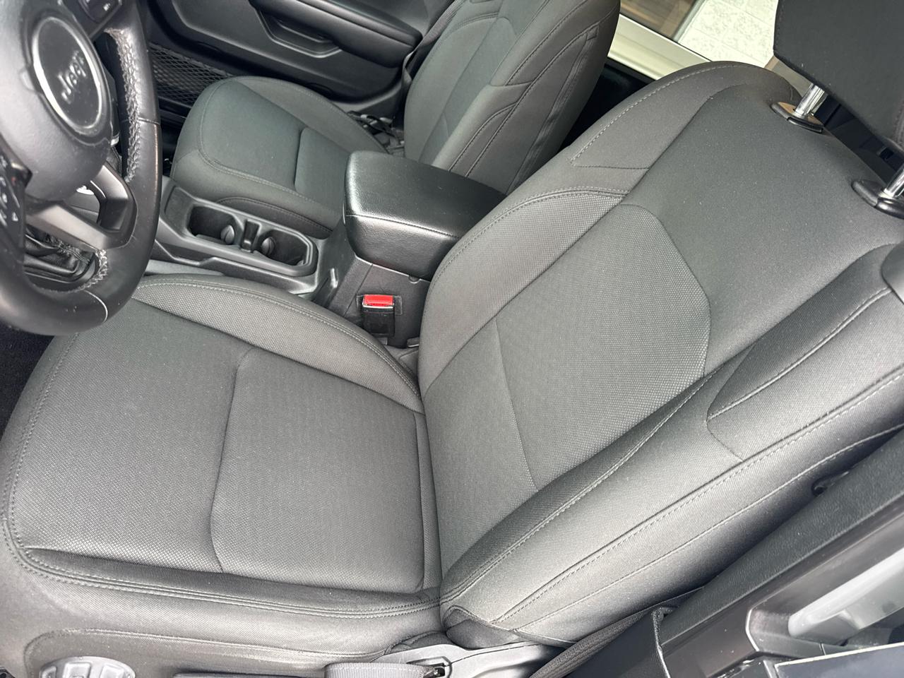 Jeep Wrangler Willys 2021