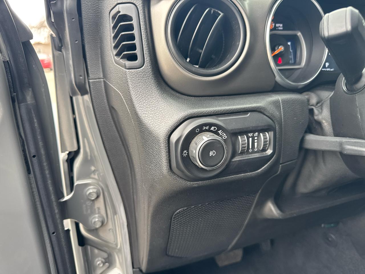 Jeep Wrangler Willys 2021