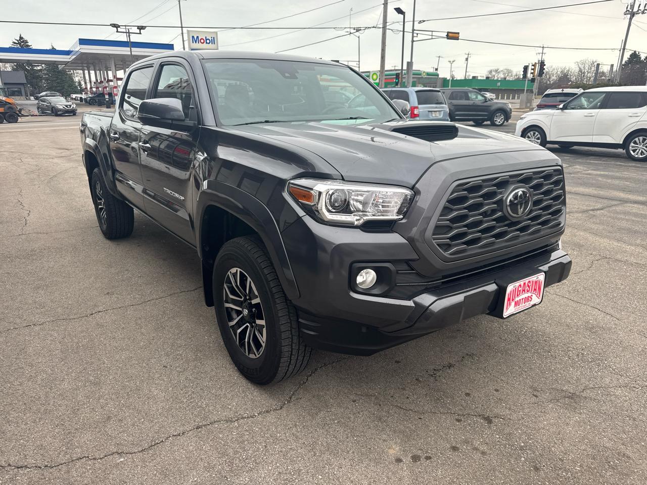 Toyota Tacoma TRD Sport Double Cab 6' Bed V6 4x4 AT (Natl) 2022