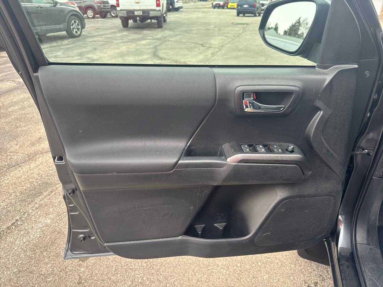 Toyota Tacoma TRD Sport Double Cab 6' Bed V6 4x4 AT (Natl) 2022