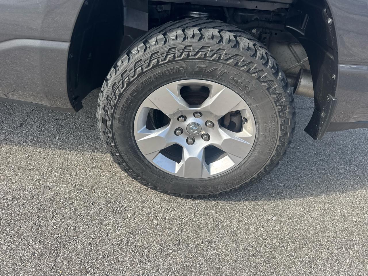 RAM 1500 Big Horn Quad Cab 4WD 2022