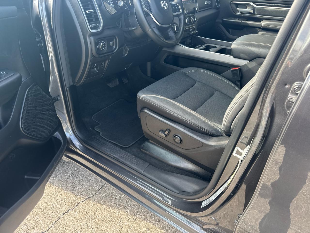 RAM 1500 Big Horn Quad Cab 4WD 2022