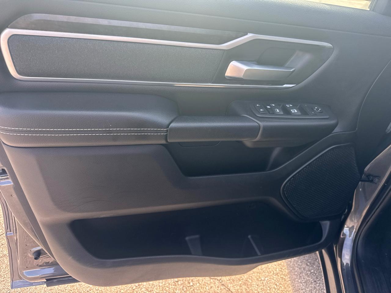 RAM 1500 Big Horn Quad Cab 4WD 2022