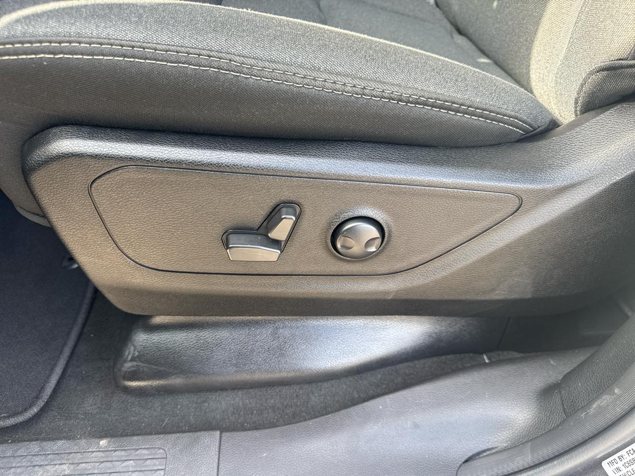 RAM 1500 Big Horn Quad Cab 4WD 2022