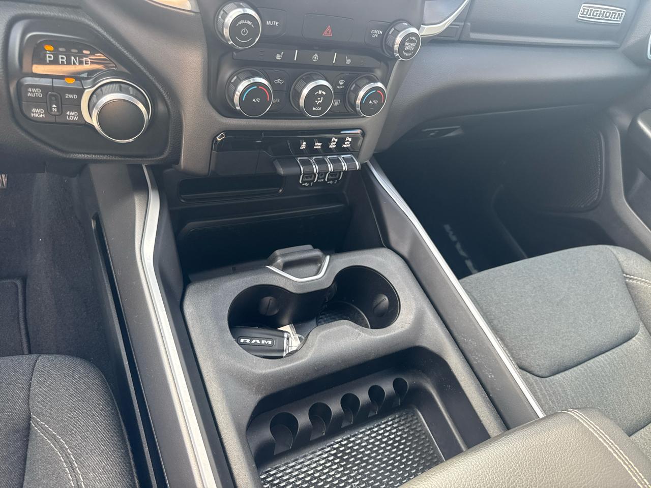 RAM 1500 Big Horn Quad Cab 4WD 2022