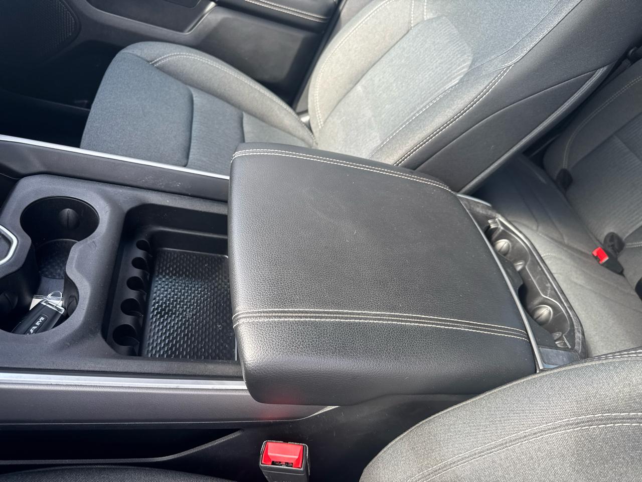 RAM 1500 Big Horn Quad Cab 4WD 2022