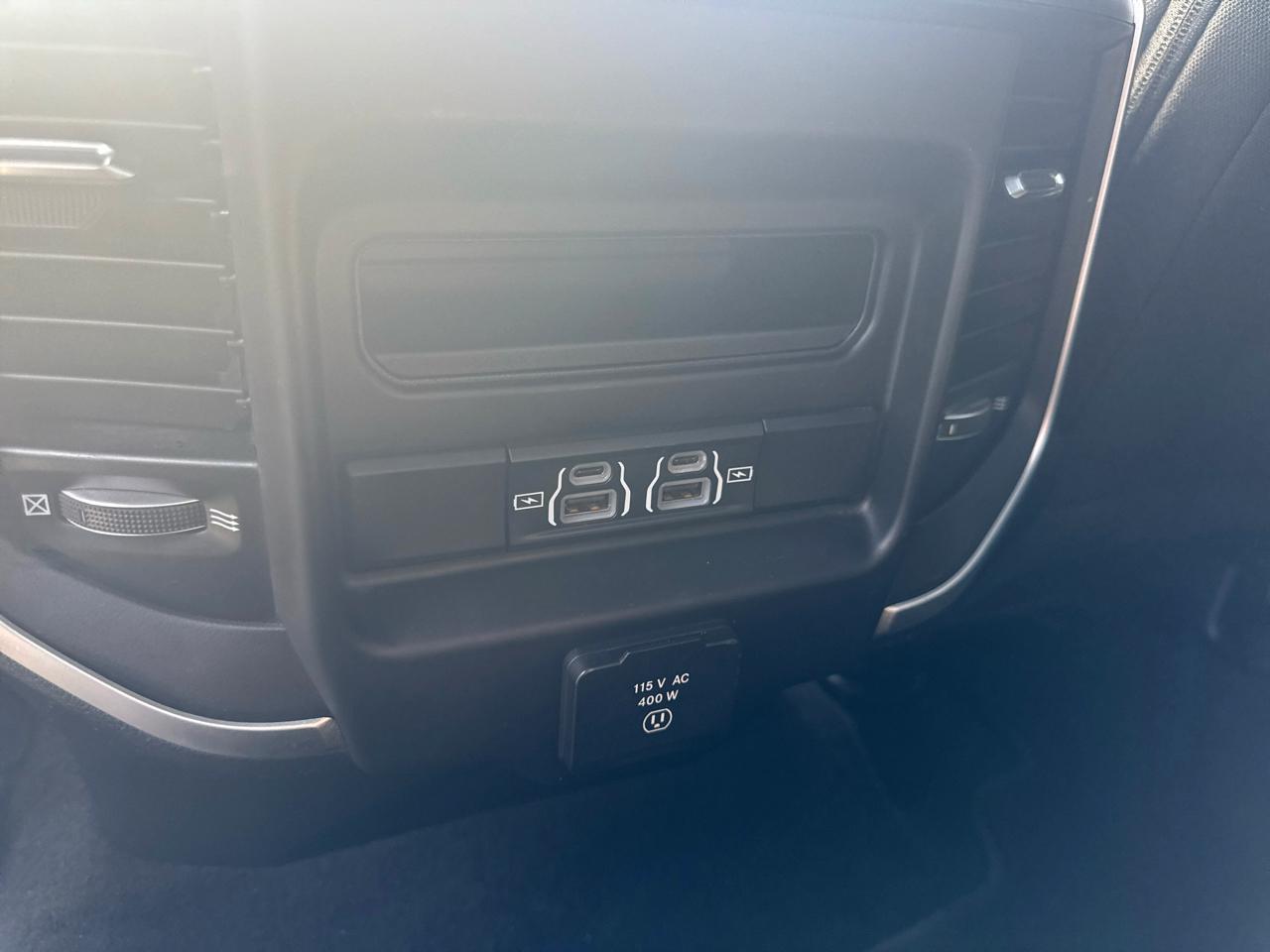 RAM 1500 Big Horn Quad Cab 4WD 2022