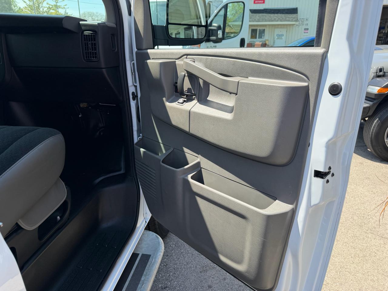 GMC Savana G2500 Cargo 2024