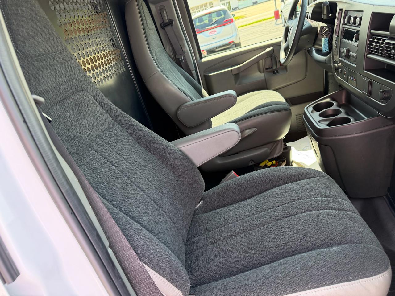 GMC Savana G2500 Cargo 2024
