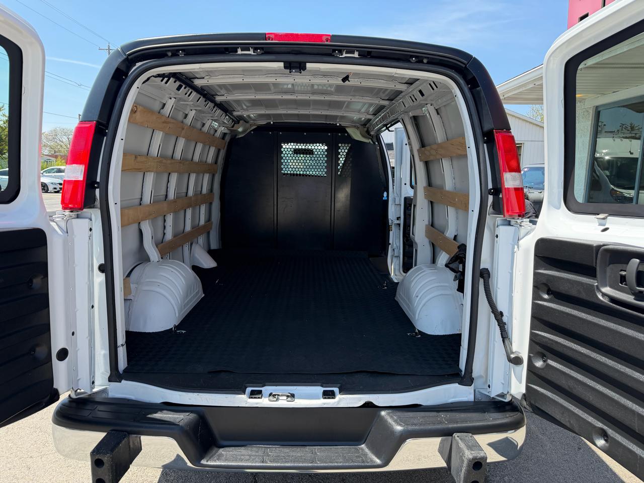 GMC Savana G2500 Cargo 2024