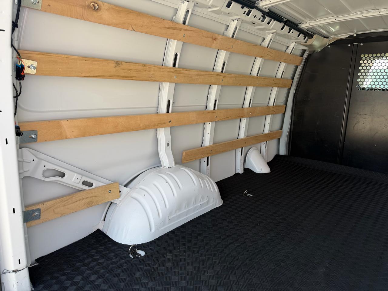 GMC Savana G2500 Cargo 2024