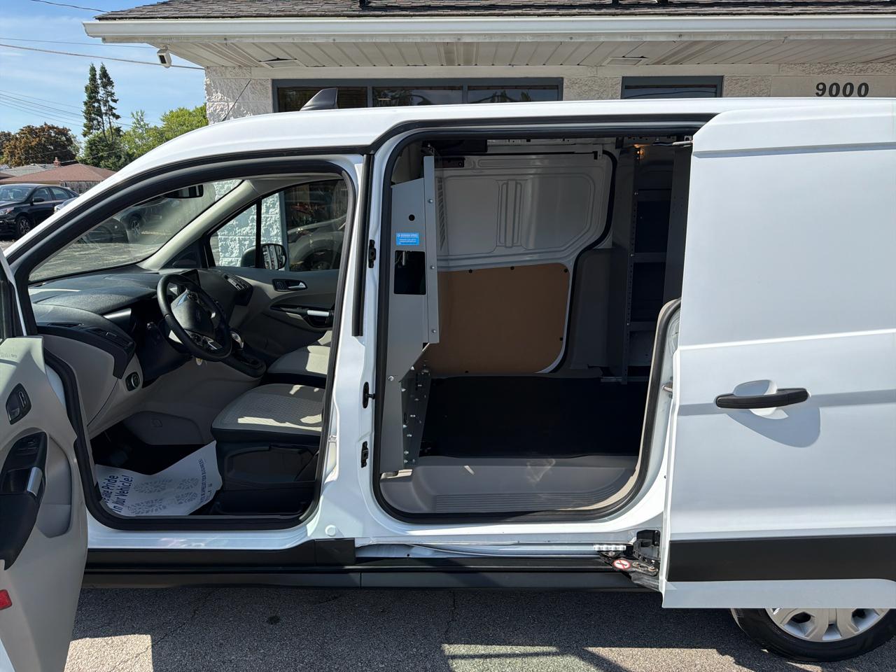Ford Transit Connect Cargo Van XLT LWB 2022