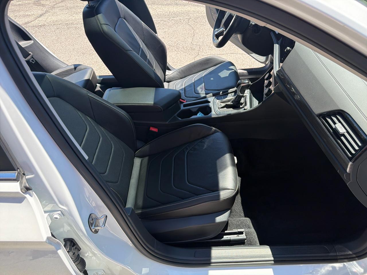 Volkswagen Jetta SEL 2024