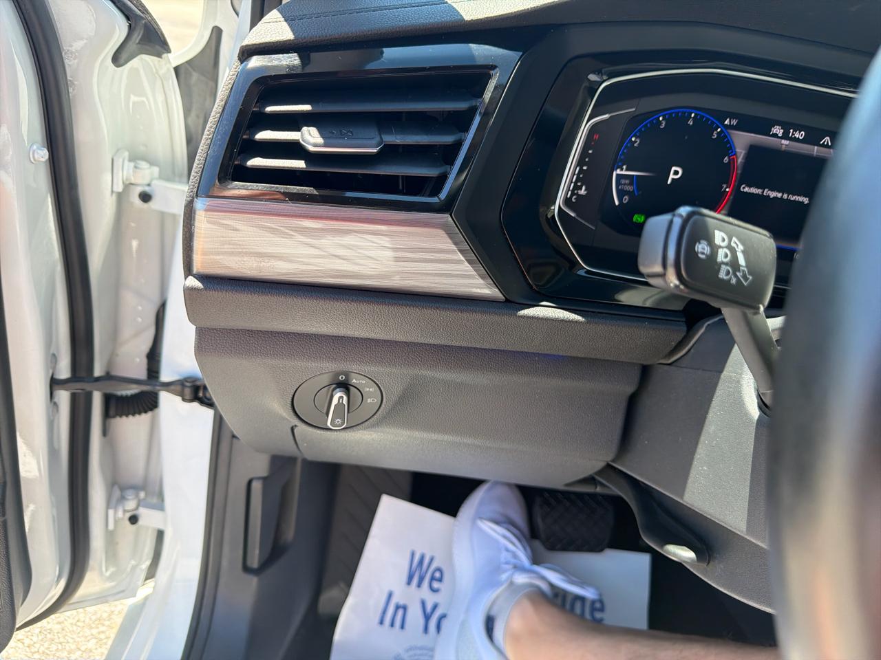 Volkswagen Jetta SEL 2024